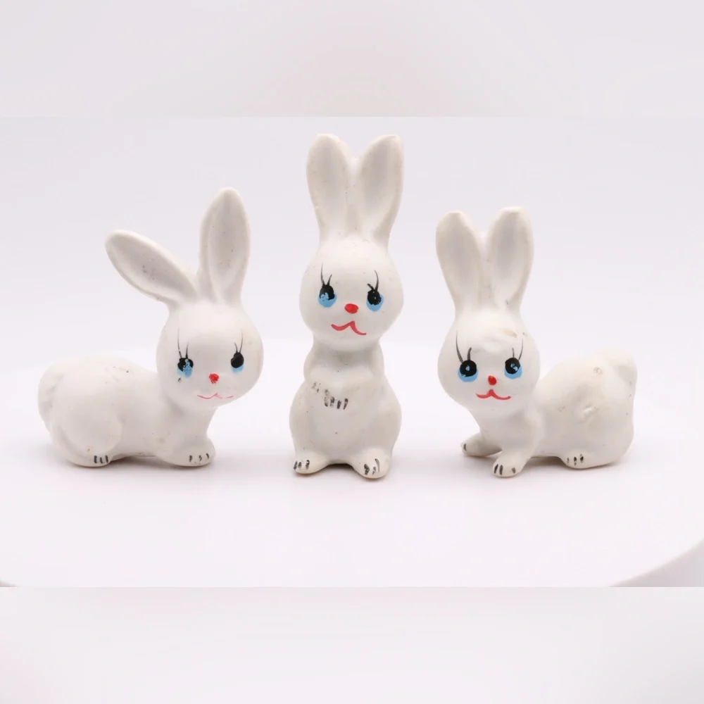 Vintage Ceramic Bunny Figurines – Set of 3 – Hand-Painted Porcelain Rabbits